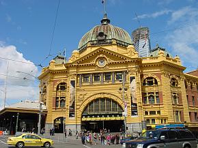 Haupteingang Bahnhof an der Flindes Street